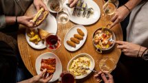 Tapas CAIÑO Ibiza, 35. IBIZA Tel. 91 060 72 80