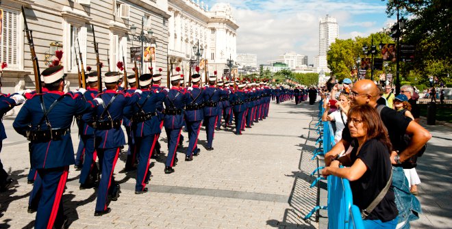 Cambio de guardia en el Palacio Real